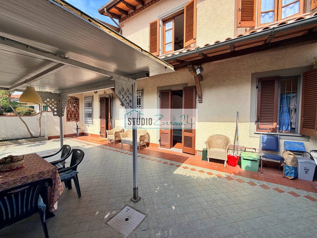 House in Center, Forte dei Marmi, Tuscany 2 - 17667545
