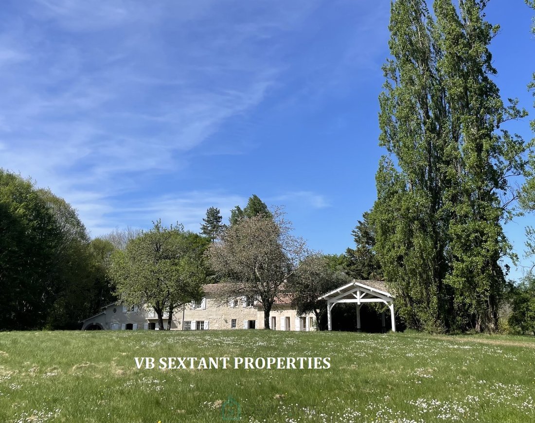 Estate in Latresne, Nouvelle-Aquitaine, France 2 - 16769999