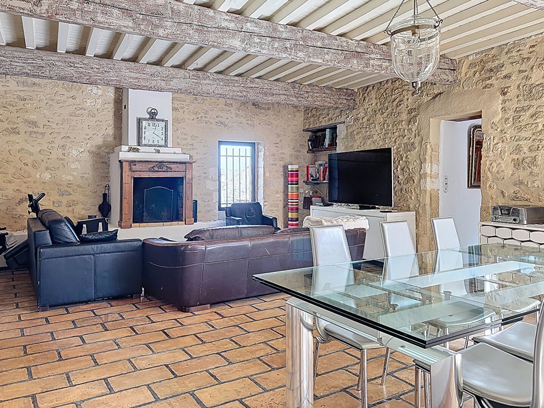 Villa in Pujaut, Occitania, France 5 - 17666772