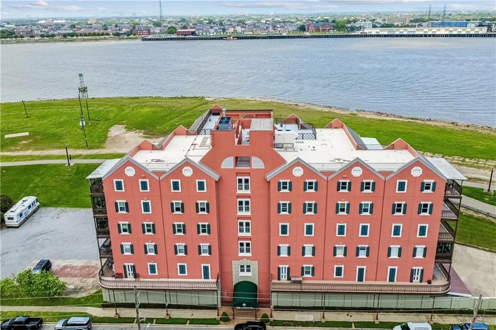 Condo in New Orleans, Louisiana, United States 1 - 17662977