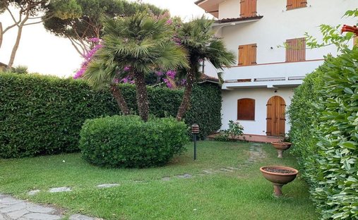 Country House in Cinquale, Montignoso, Tuscany 1