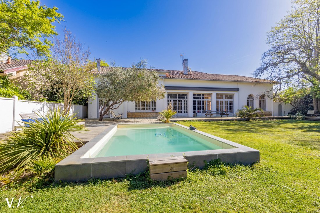 Villa in Lanton, Nouvelle-Aquitaine, France 1 - 17663321