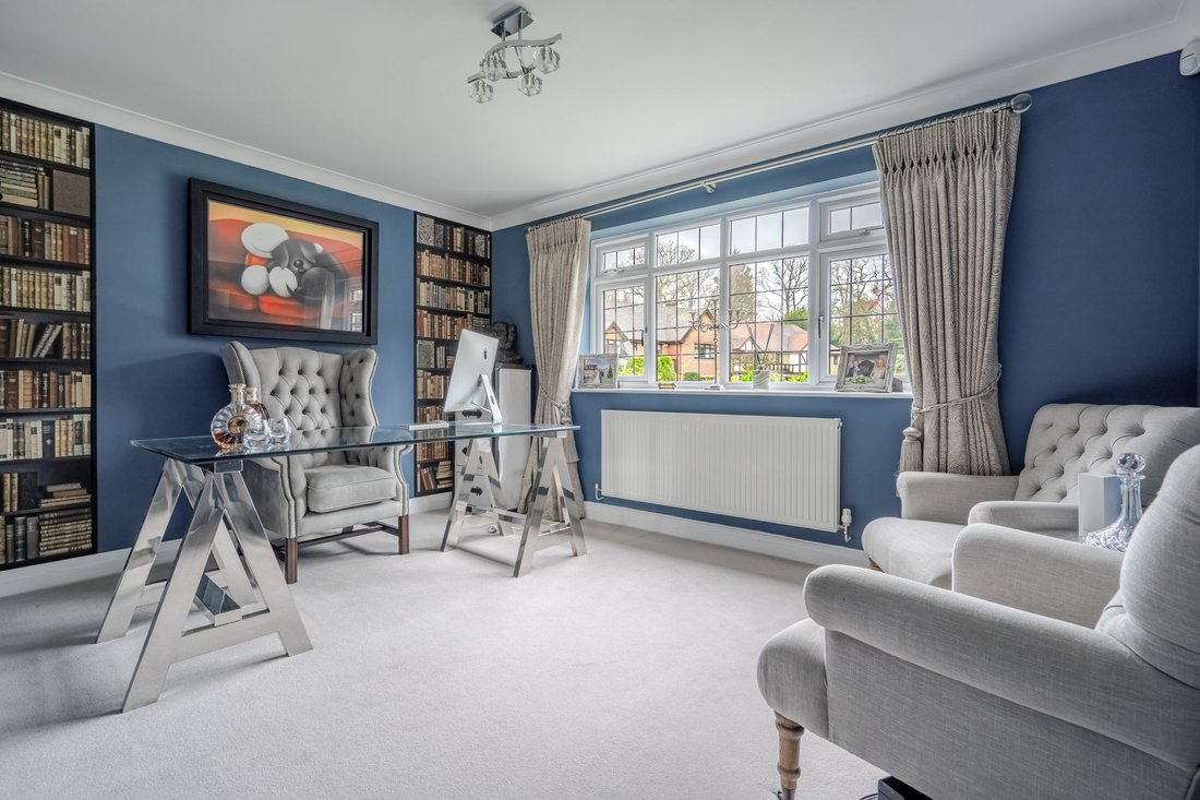 House in Sunninghill, England 4 - 17662579