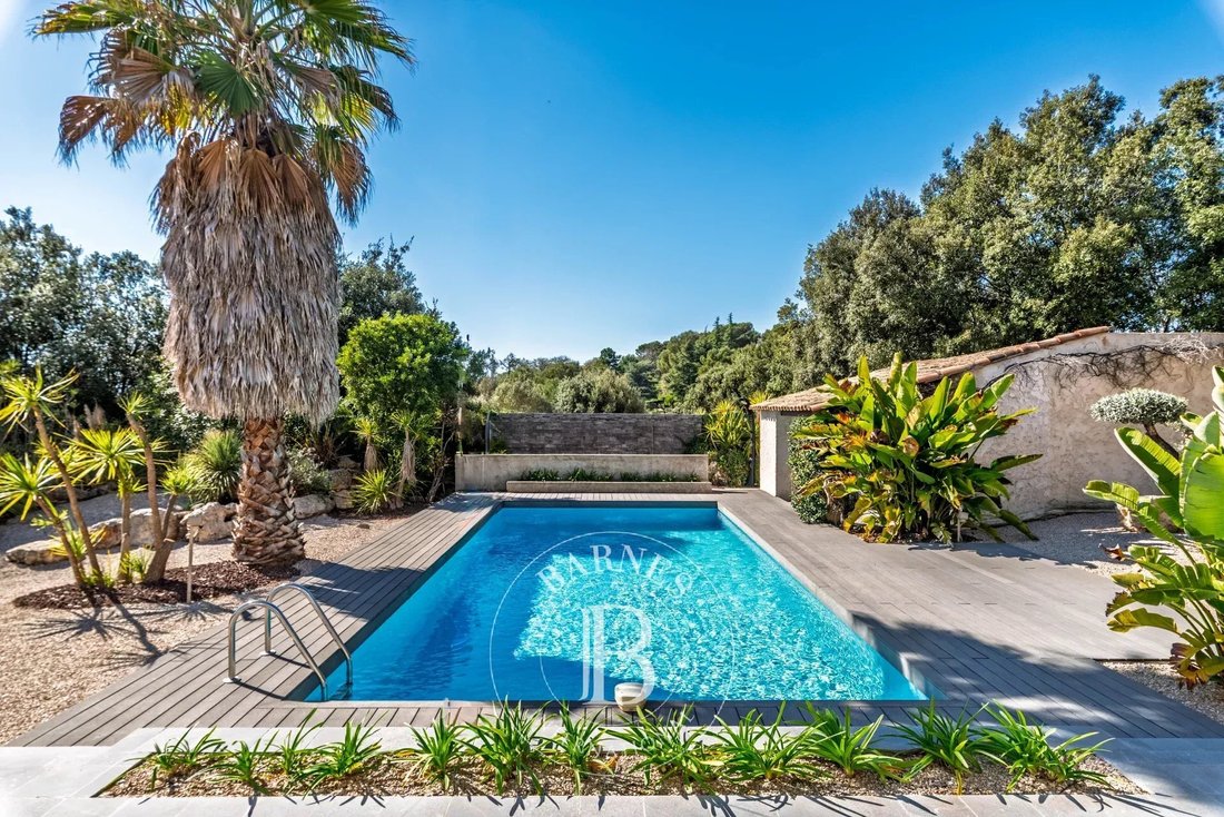 Villa in Valbonne, Provence-Alpes-Côte d'Azur, France 2 - 17667104