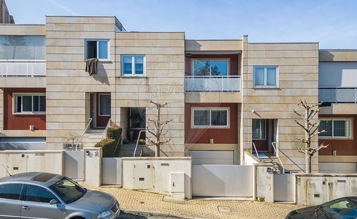 House in Nogueira, Fraiao e Lamacaes, Braga, Portugal 1
