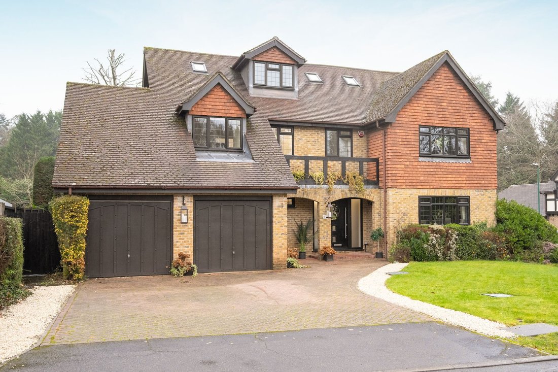 House in Sunninghill, England 1 - 17662579