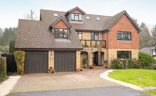 House in Sunninghill, England 1
