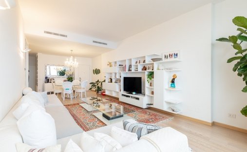 Apartment in Porta Venezia - Repubblica, Milan, Italy 1