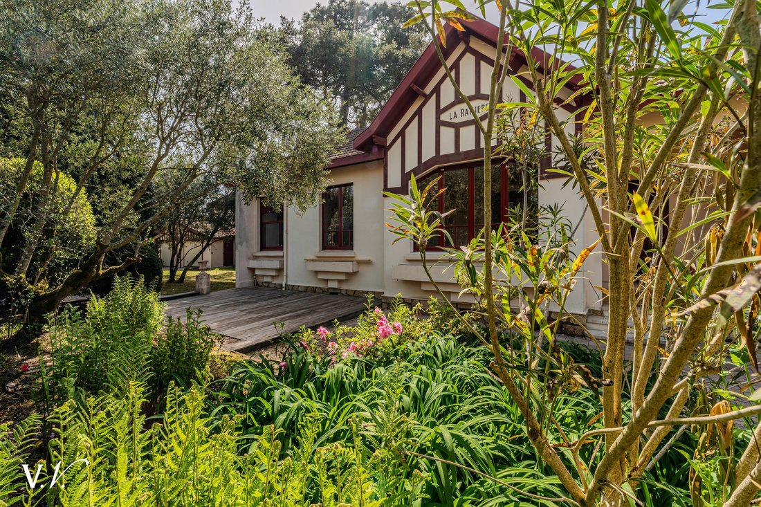Estate in Aiguillon, Arcachon, France 1 - 17663293