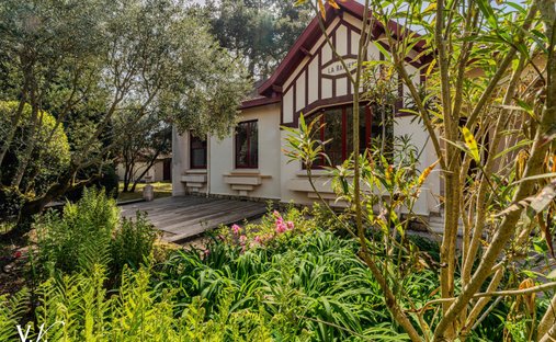 Villa in Aiguillon, Arcachon, France 1