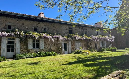 House in Montbron, Nouvelle-Aquitaine, France 1