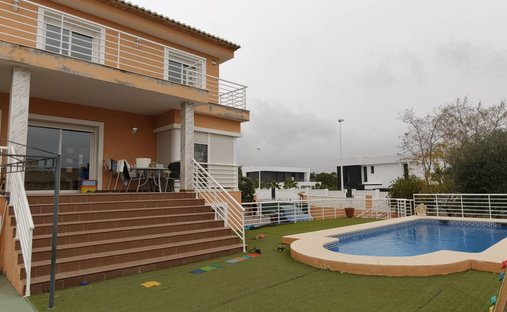 Chalet in Calp / Calpe, Valencian Community, Spain 1