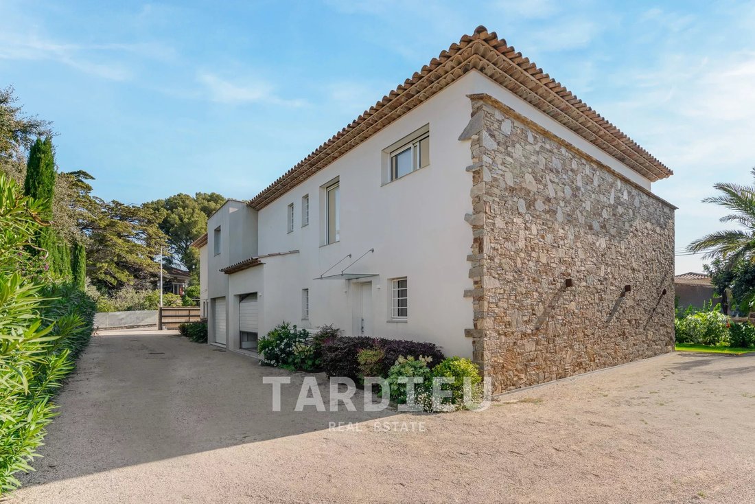 Villa in Sud, Cavalaire-sur-Mer, France 4 - 17663893