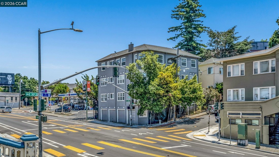 Oakland, California, United States 4 - 17665830