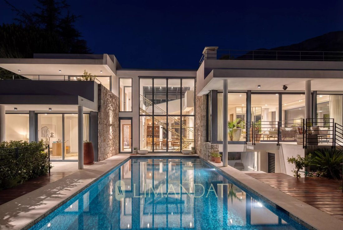 Villa in Èze, Provence-Alpes-Côte d'Azur, France 1 - 17662546