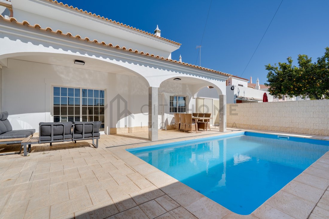House in Lagoa e Carvoeiro, Algarve, Portugal 2 - 17666986