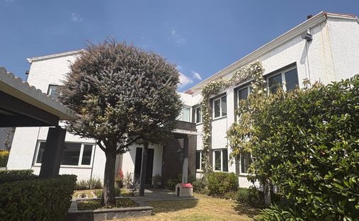 House in Fraccionamiento y Club de Golf los Encinos, State of Mexico, Mexico 1