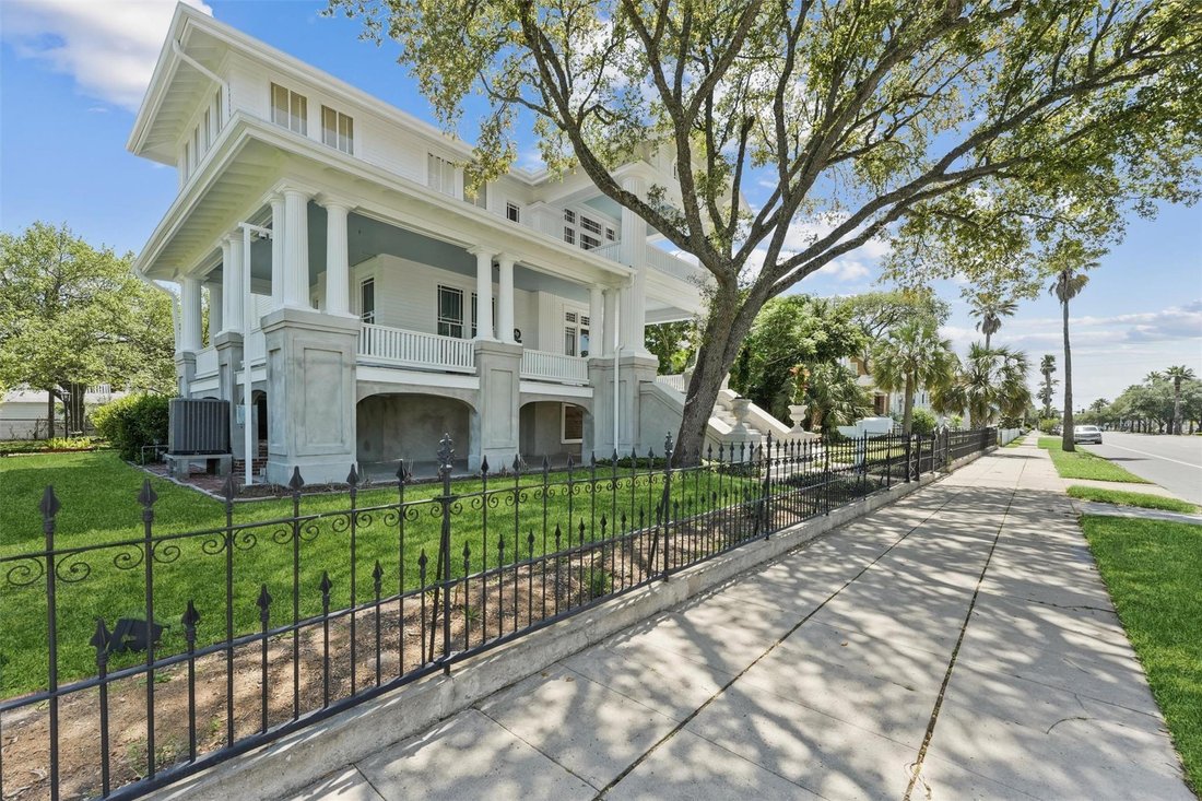 House in Galveston, Texas, United States 1 - 17662693