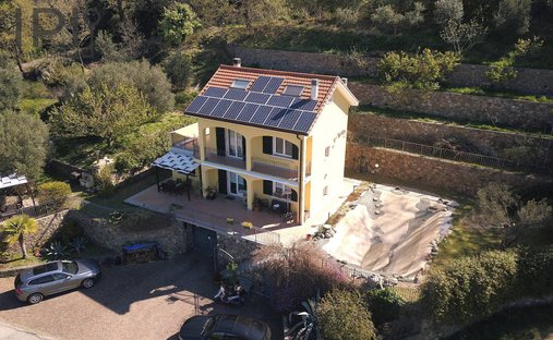 Villa a Savona, Liguria, Italia 1