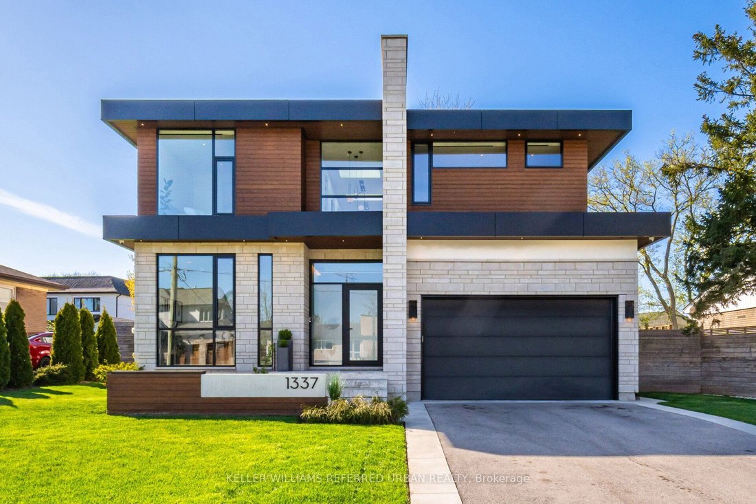 House in Oakville, Ontario, Canada 1 - 17663050