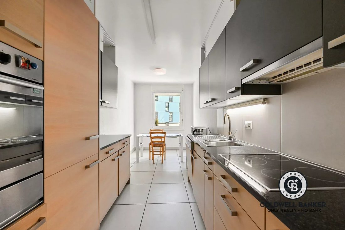 Vevey Spacious 4.5 Room Apartment With Large Balcony