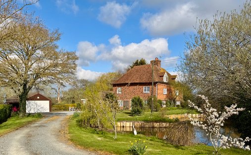 House in Shadoxhurst, England 1