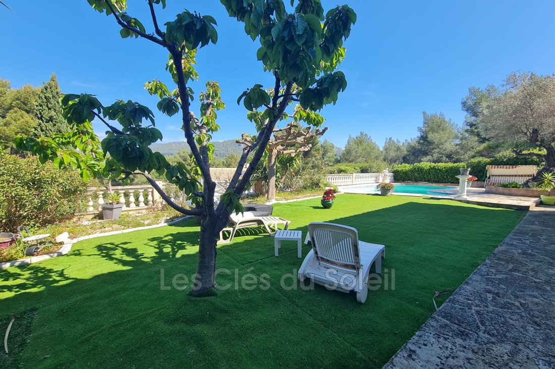 Villa in Le Revest-les-Eaux, Provence-Alpes-Côte d'Azur, France 3 - 17663196