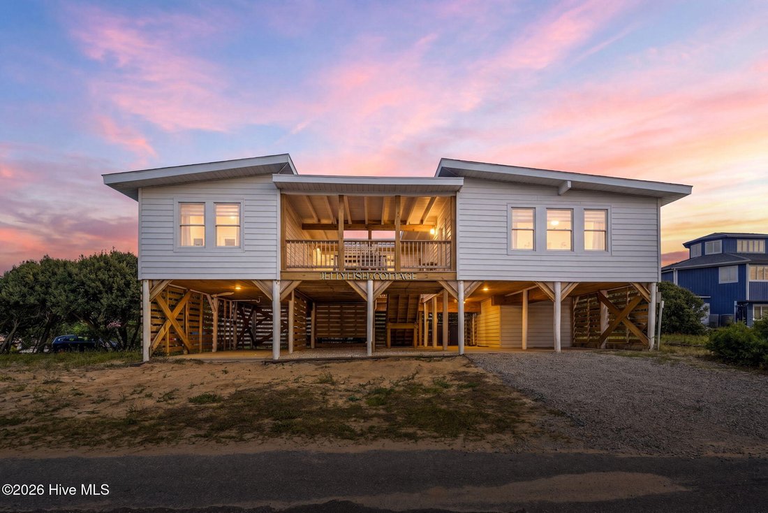 House in Oak Island, North Carolina, United States 1 - 17662764