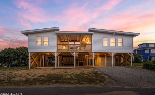 House in Oak Island, North Carolina, United States 1
