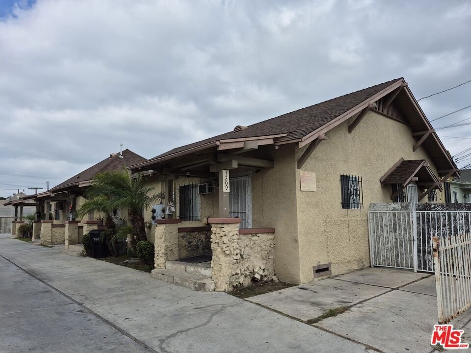 Los Angeles, California, United States 1 - 17665355