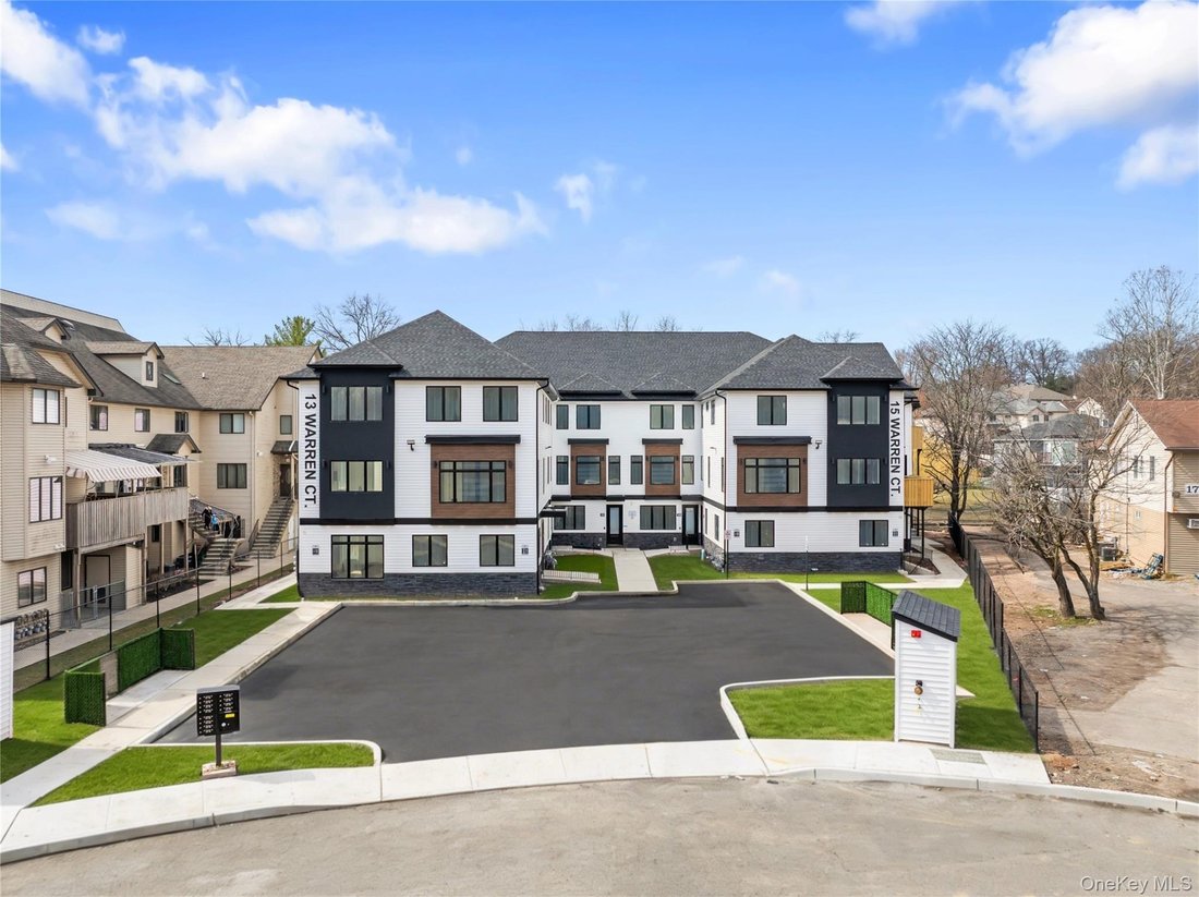 Condo in Airmont, New York, United States 1 - 17663022