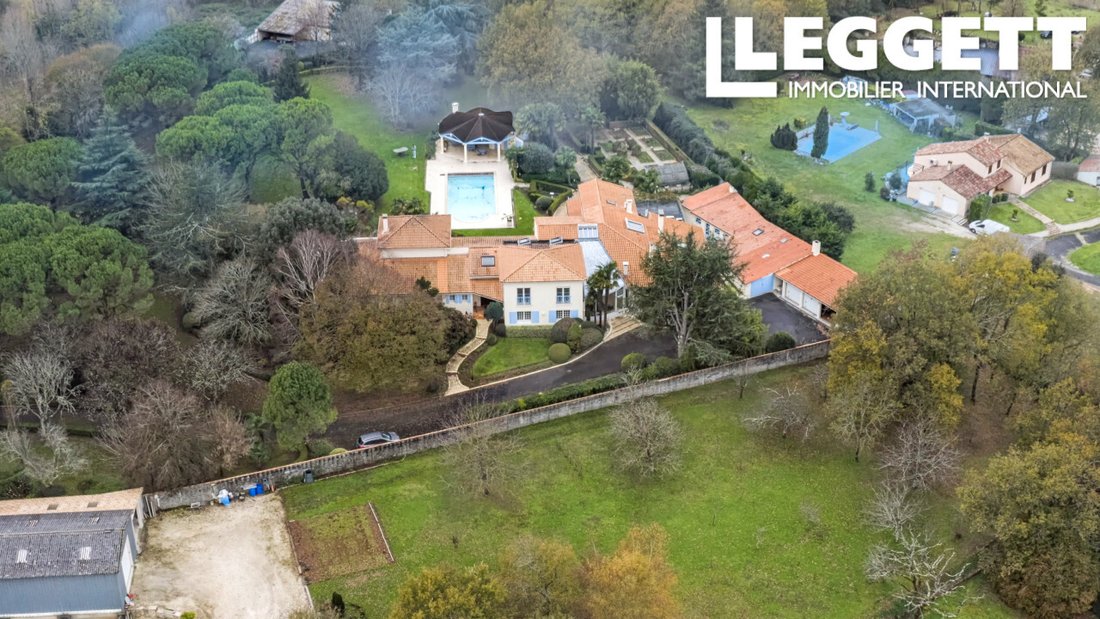 House in Saint-Germain-de-Lusignan, Nouvelle-Aquitaine, France 3 - 16735942