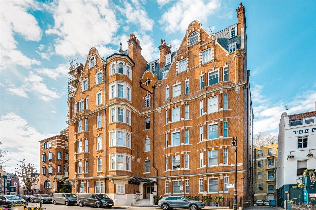 Apartment in Mayfair, Westminster, England 4 - 17665247