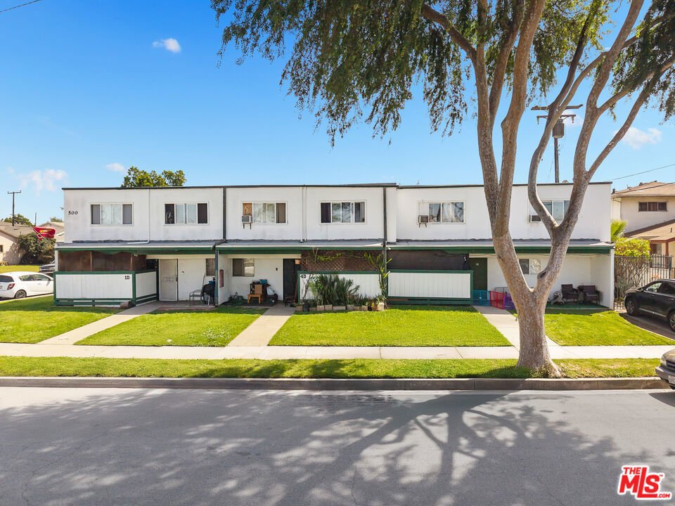 Montebello, California, United States 2 - 17665344