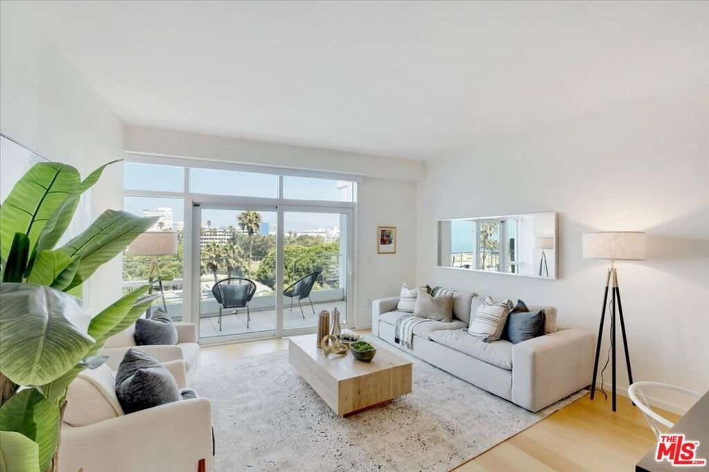 Condo in Santa Monica, California, United States 2 - 17665350