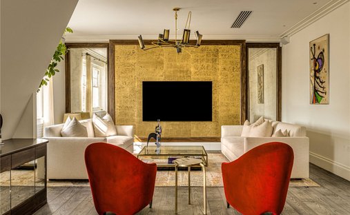 Apartment in Mayfair, Westminster, England 1