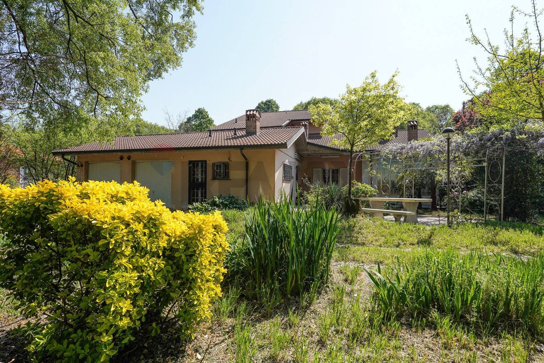 Villa in Fara Gera d'Adda, Lombardy, Italy 3 - 15440305