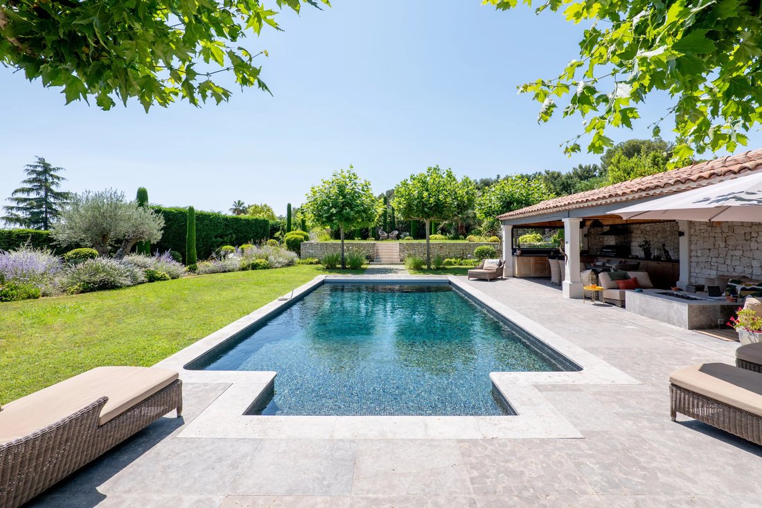 Villa en Mougins, Provenza-Alpes-Costa Azul, Francia 2 - 17663926