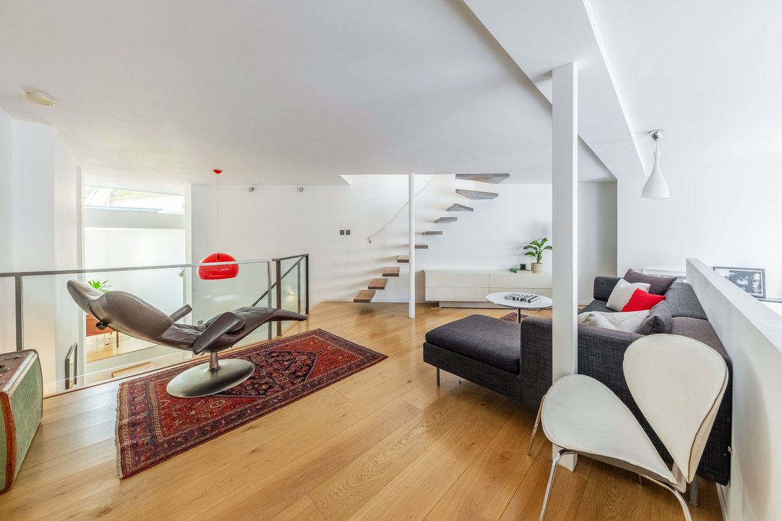 Apartment in Holland Park, Kensington And Chelsea, England 2 - 17663572