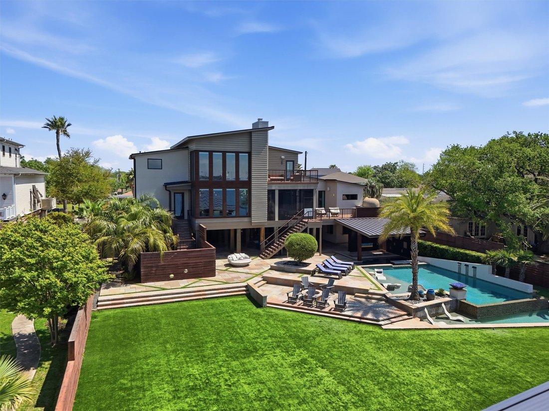 House in Galveston, Texas, United States 1 - 17663056