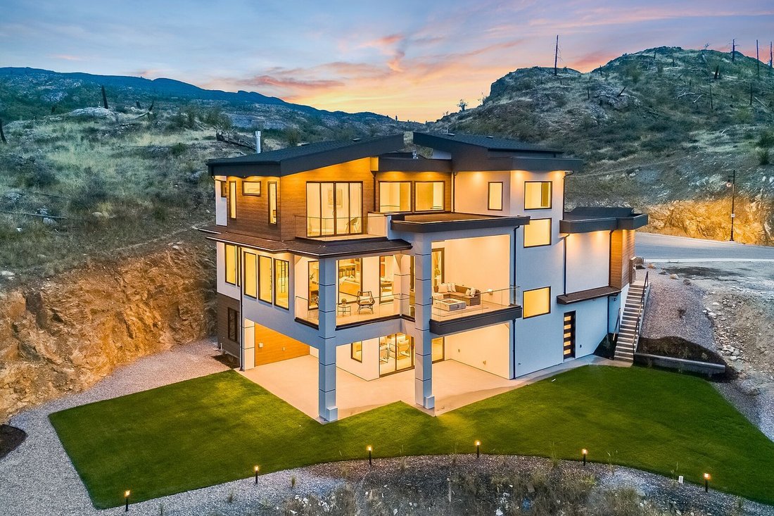 House in Kelowna, British Columbia, Canada 1 - 17664560