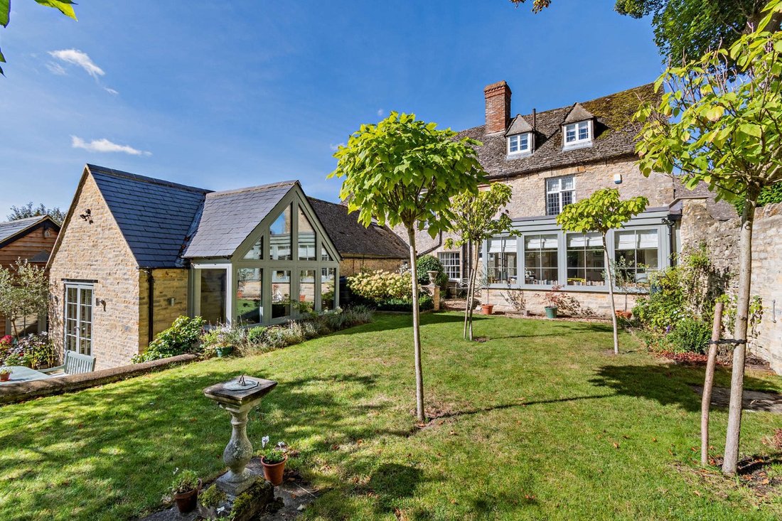 House in Wootton, England 3 - 17663554