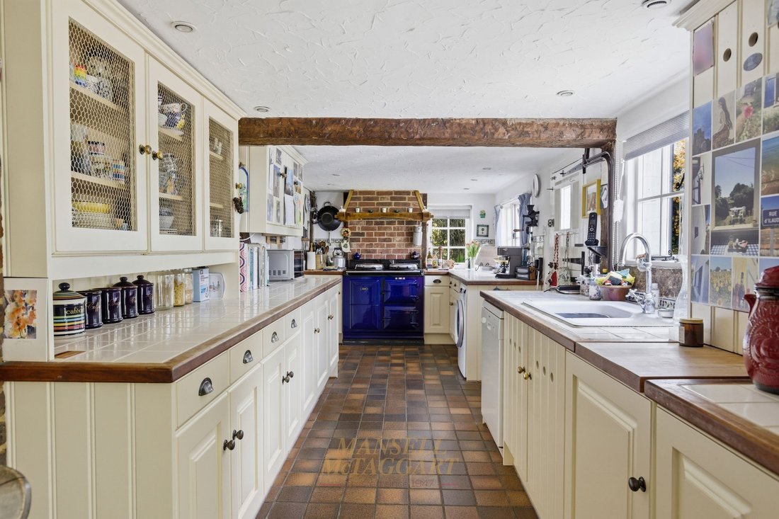 House in Sharpthorne, England 4 - 17663527
