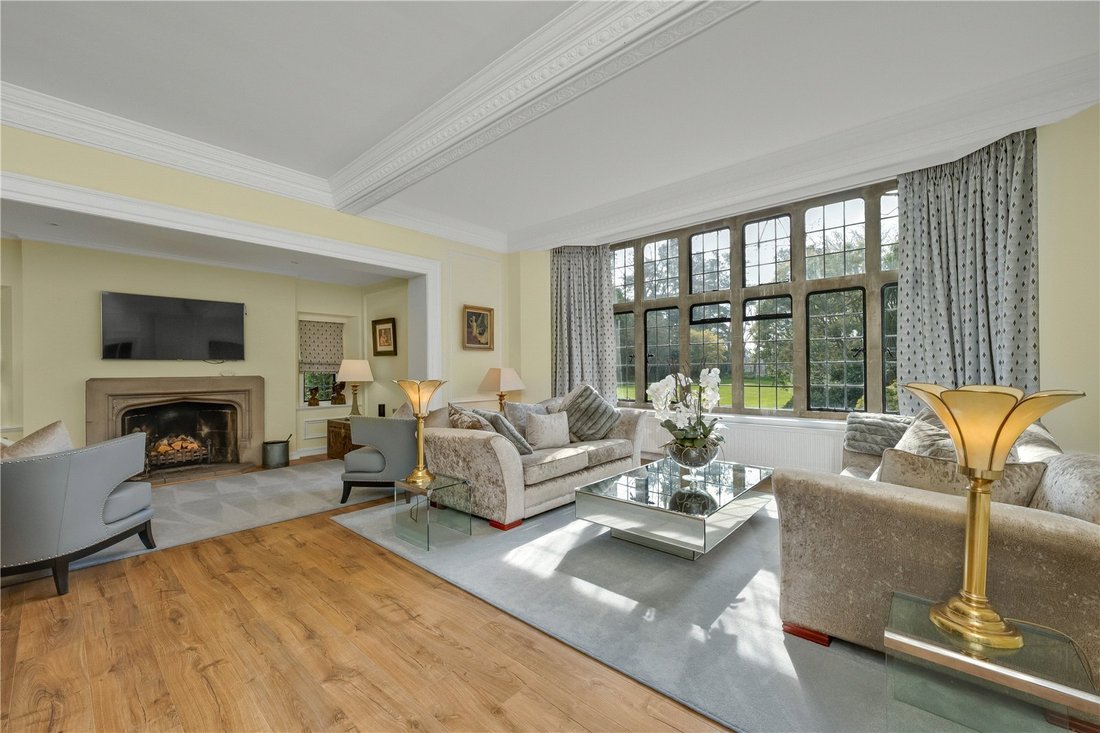 House in Brooklands, Elmbridge, England 5 - 17663425