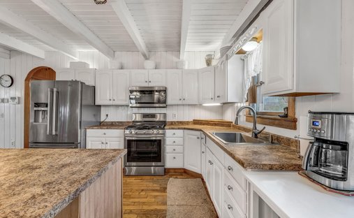 House in Burlington, Maine, United States 1