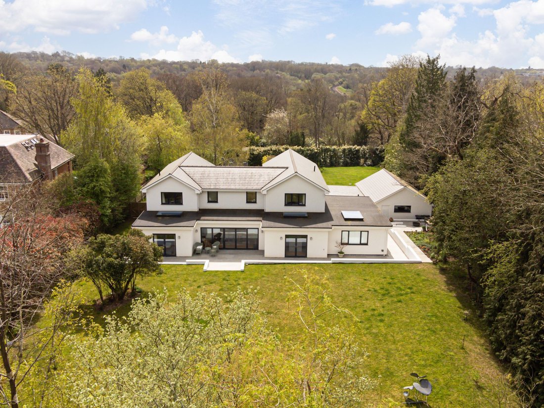 House in Dormans Park, Dormansland, England 2 - 17654360