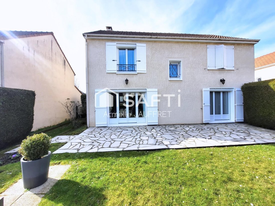 House in Saint-Brice-sous-Foret, Ile-de-France, France 1 - 17409289
