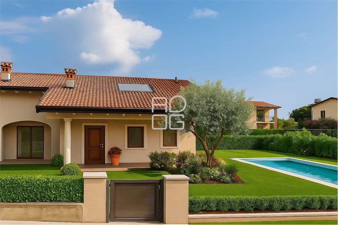 Villa in Rivoltella, Desenzano del Garda, Lombardy 3 - 17665421