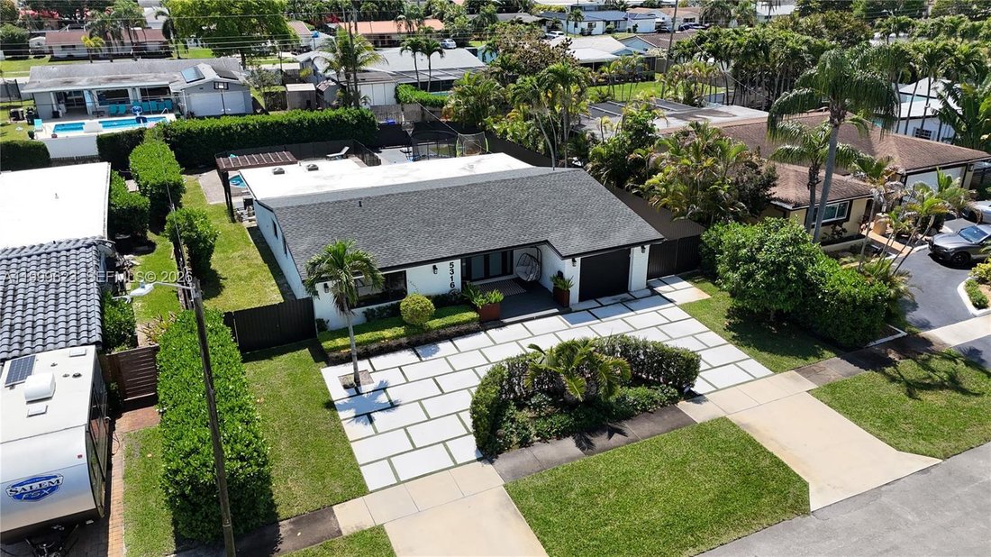 House in Hollywood, Florida, United States 2 - 17665221