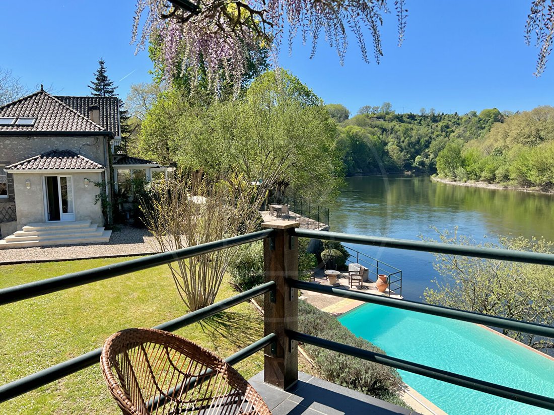 Villa in Gensac, Nouvelle-Aquitaine, France 1 - 17666040